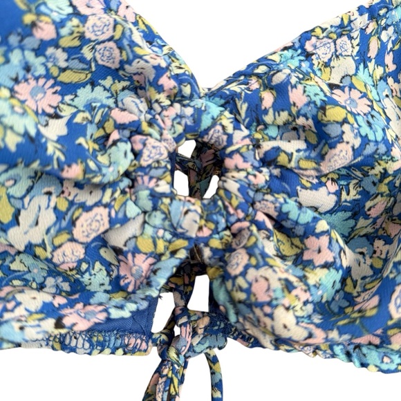 Floral Blue Women's Top - Picture 3 of 6